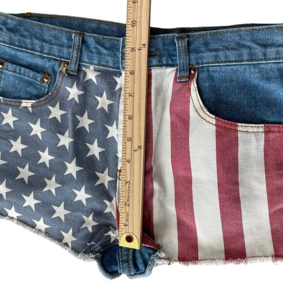 Forever 21 Womens Size 27 Blue Distressed Hemline America Flag Jean Shorts USA - Picture 5 of 7